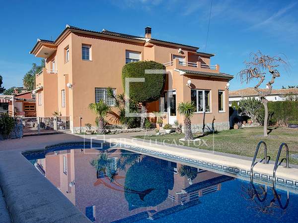 Casa / Vila de 350m² à venda em Dénia, Costa Blanca