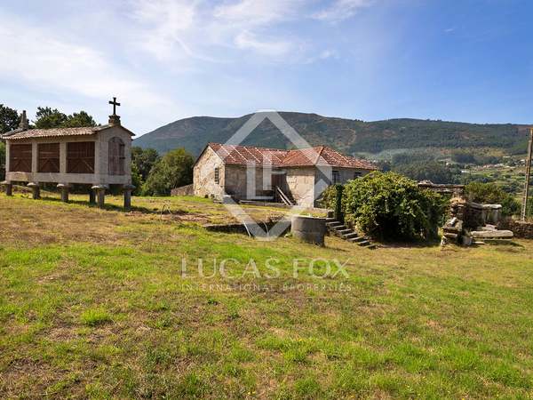 huis / villa van 317m² te koop in Pontevedra, Galicia