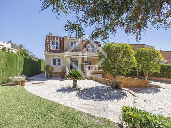 Casa / vil·la de 311m² en venda a La Canyada, València