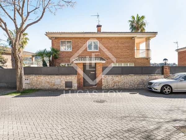 Casa / Villa de 520m² con 459m² de jardín en venta en Sant Just