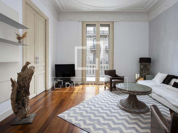 105m² Apartment with 10m² terrace for rent in Eixample Left