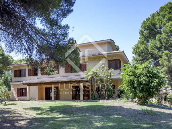 750m² house / villa for sale in Godella / Rocafort