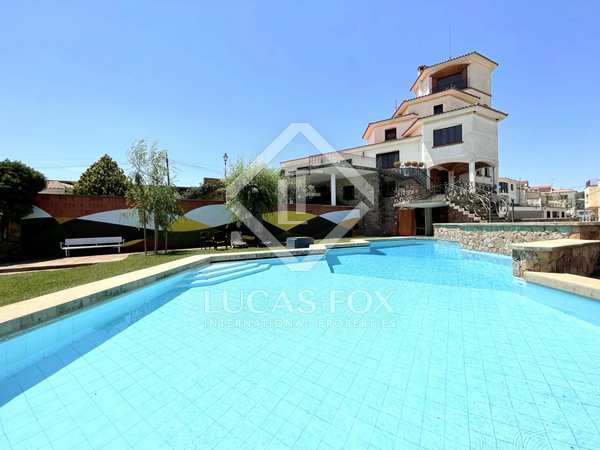 Villa van 1,138m² te koop in Tarragona, Tarragona