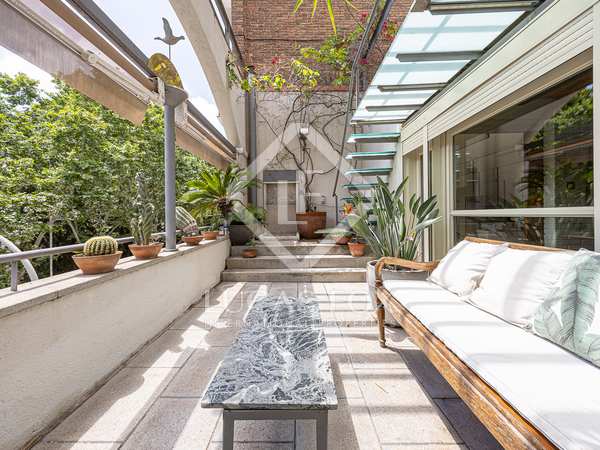 340m² house / villa with 48m² terrace for sale in Eixample Right