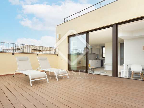 106m² penthouse with 47m² terrace for sale in Eixample Left