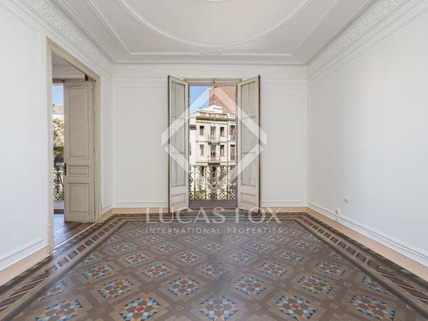 210m² apartment for sale in Gràcia, Barcelona