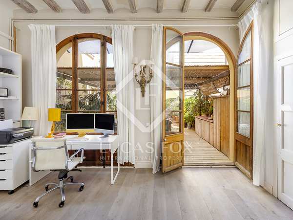 118m² apartment with 102m² terrace for sale in Gràcia