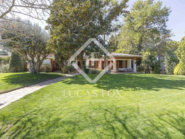 560m² house / villa for sale in Godella / Rocafort