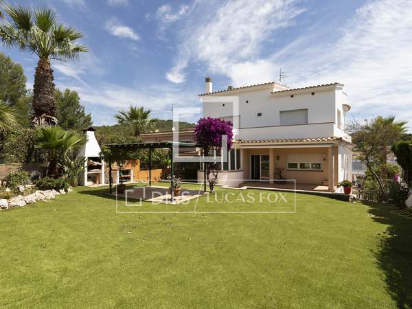 280 m² villa for sale in Vallpineda, Sitges