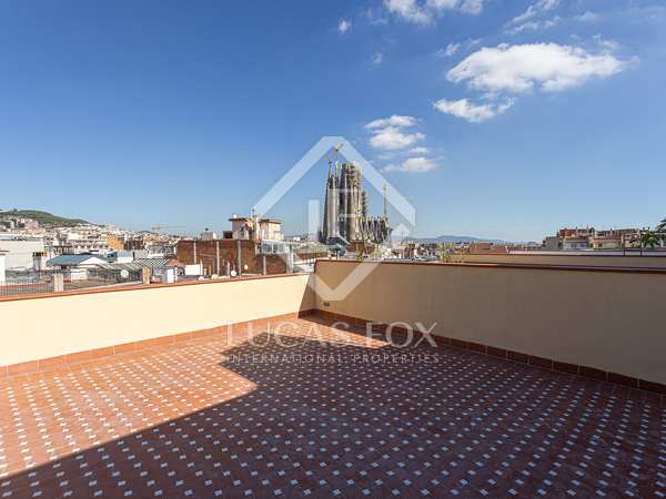 64m² penthouse with 56m² terrace for sale in Eixample Right