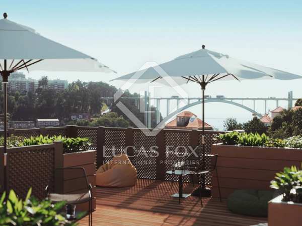 Ático de 156m² con 74m² terraza en venta en Porto, Portugal