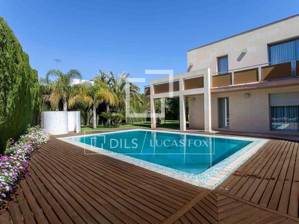 Casa / Vila de 537m² à venda em Godella / Rocafort