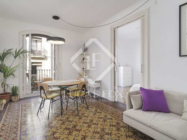 100m² apartment with 6m² terrace for rent in El Raval