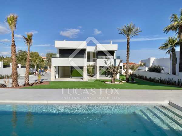 360m² house / villa for sale in Alicante ciudad, Alicante