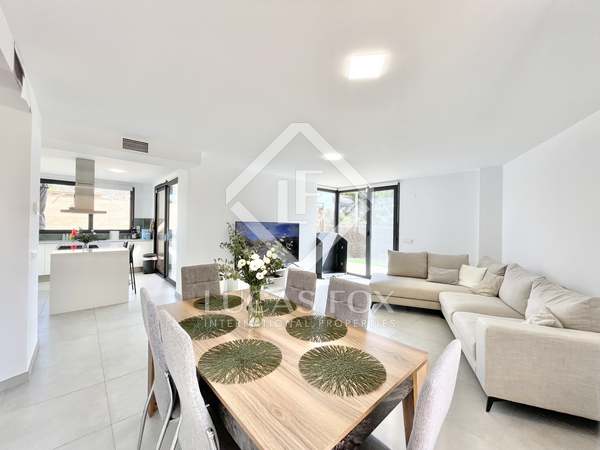 Villa van 262m² te koop met 96m² Tuin in El Campello