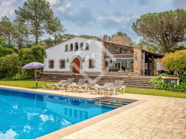 318m² country house for sale in El Gironés, Girona