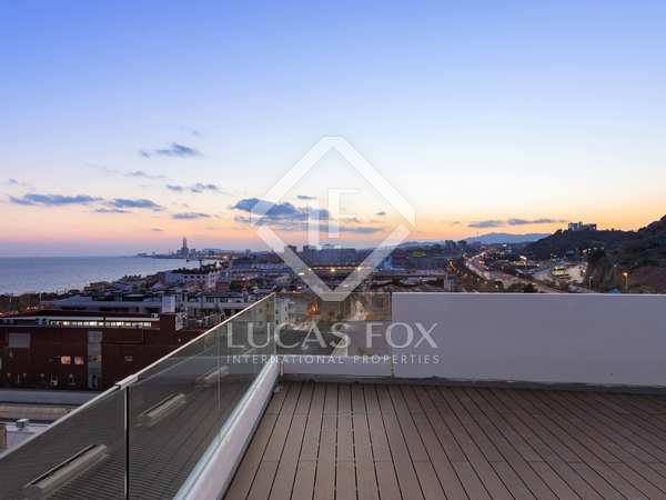 213m² penthouse with 83m² terrace for sale in Montgat