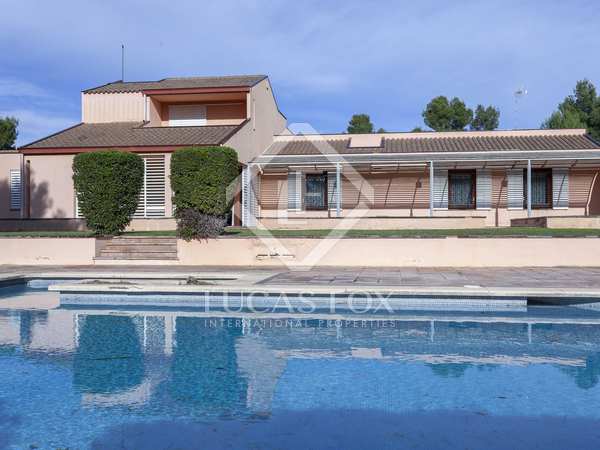1,140m² house / villa with 100m² terrace for sale in El Bosque / Chiva