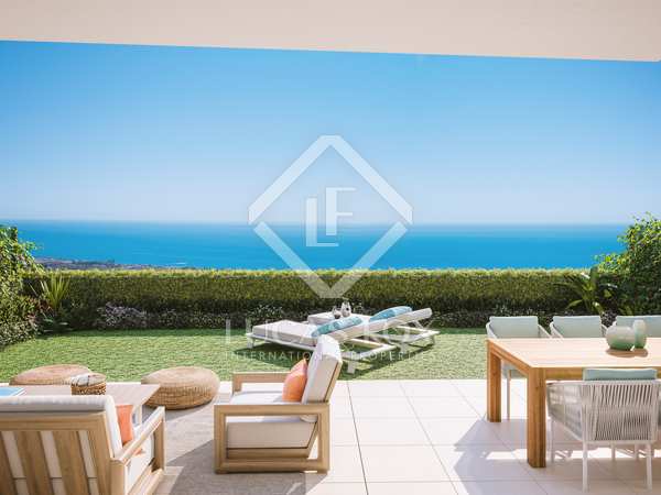 163m² apartment with 25m² garden for sale in Axarquia