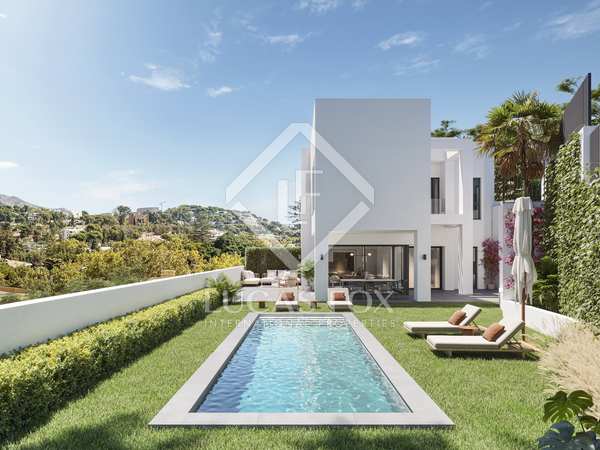 234m² house / villa with 83m² garden for sale in Malagueta - El Limonar