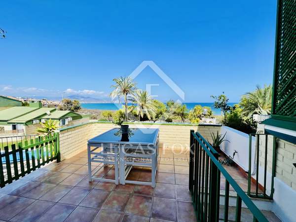 250m² house / villa for sale in Cabo de las Huertas