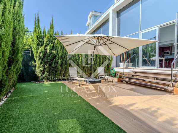 Casa / villa de 239m² con 16m² de jardín en venta en Dénia