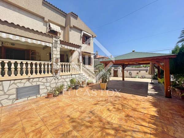 273m² house / villa for sale in San Juan, Alicante