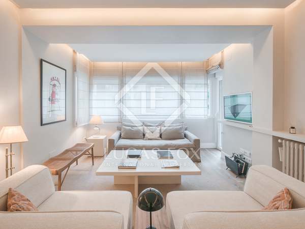 Apartamento de 146m² à venda em Almagro, Madrid