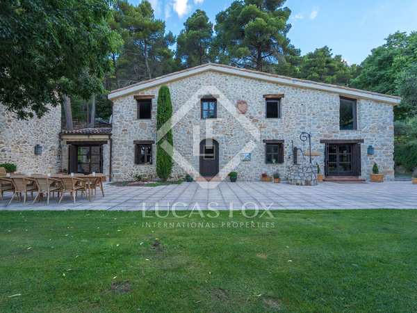 Загородный дом 1,061m² на продажу в Пенедес, Барселона