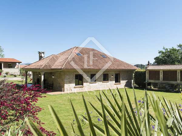 Casa / vil·la de 400m² en venda a Pontevedra, Galicia