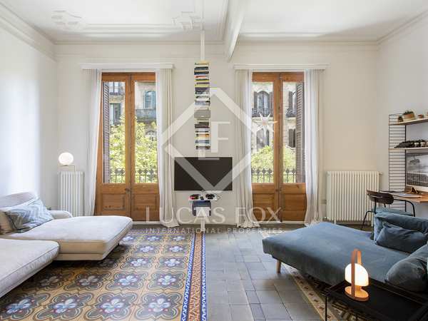 117m² apartment with 14m² terrace for sale in Eixample Right