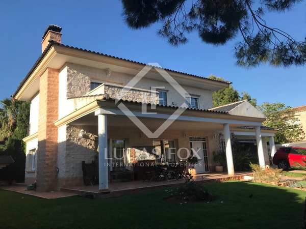 450m² house / villa for sale in Alfinach, Valencia