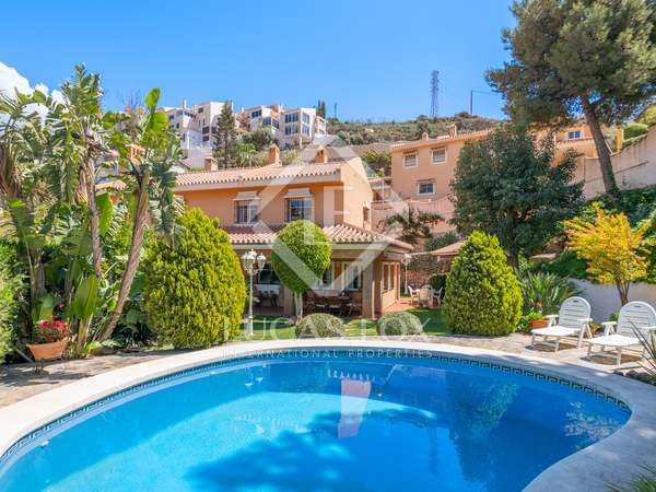 215m² house / villa for sale in East Málaga, Málaga