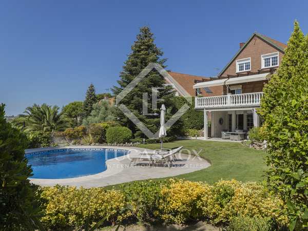 282m² house / villa for sale in Torrelodones, Madrid