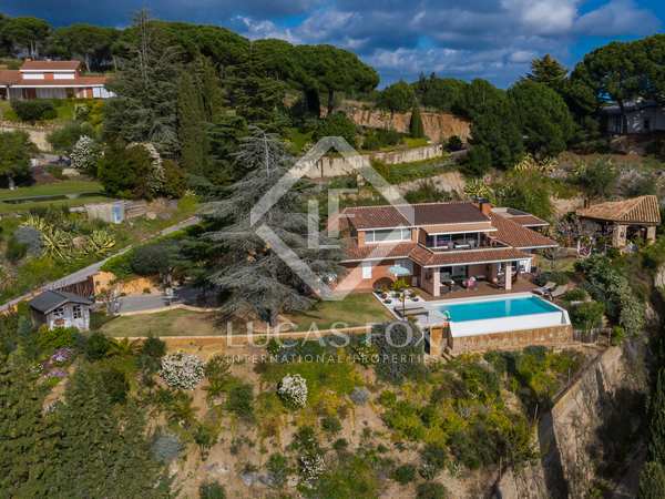 Villa van 320m² te koop in Sant Vicenç de Montalt