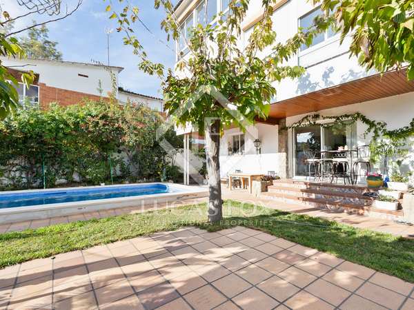 305m² house / villa for sale in Montemar, Barcelona