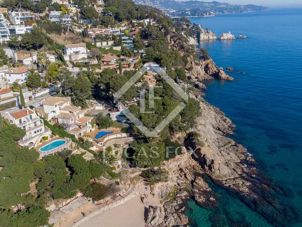 Villa de 425m² en venta en Blanes, Costa Brava