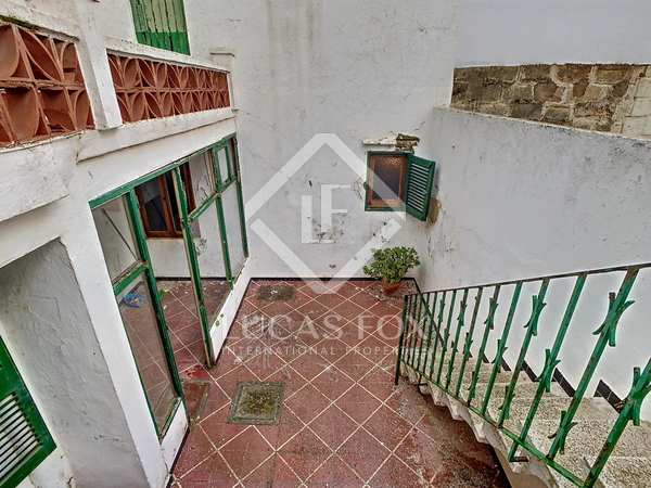 141m² house / villa with 20m² terrace for sale in Ciutadella