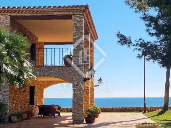 774m² hus/villa till salu i Urb. de Llevant, Tarragona