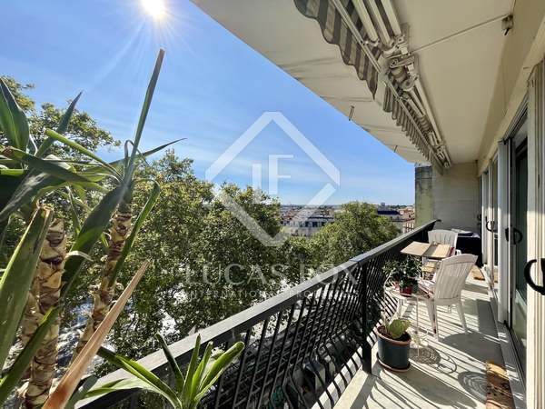 100m² apartment with 12m² terrace for sale in Montpellier Centre