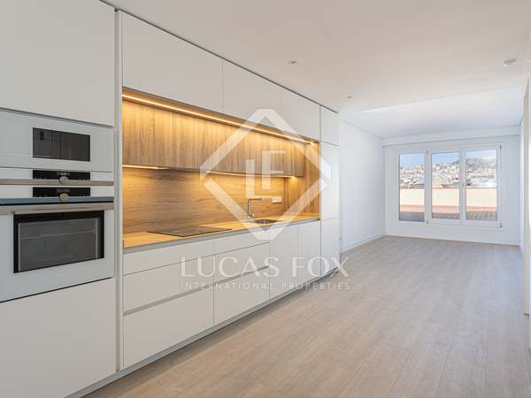 64m² penthouse with 56m² terrace for sale in Eixample Right