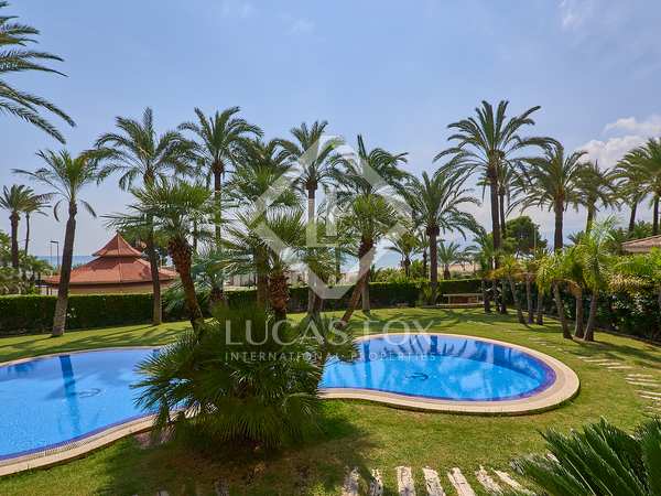 697m² house / villa for sale in Cullera, Valencia