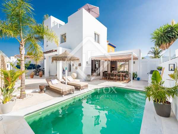 Huis / villa van 223m² te koop met 229m² Tuin in San Pedro de Alcántara