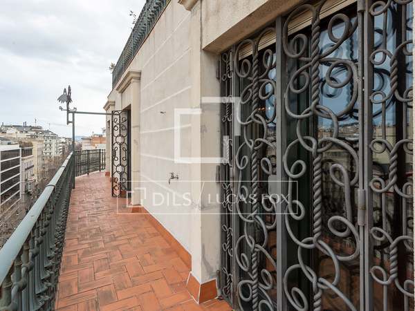 192m² Apartment with 30m² terrace for sale in Eixample Right