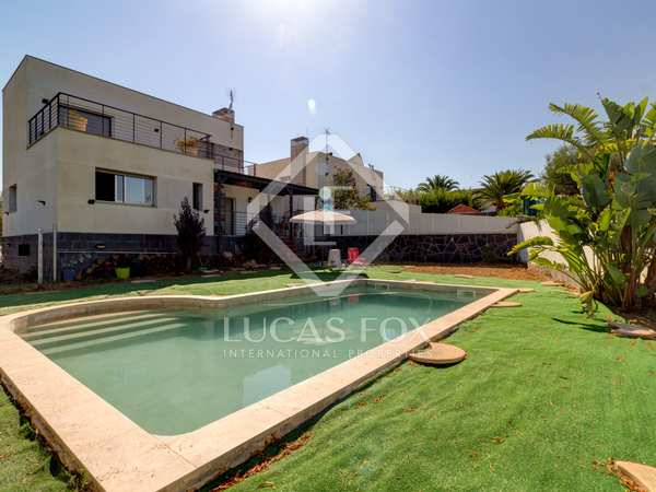 289m² house / villa for sale in Torredembarra, Costa Dorada