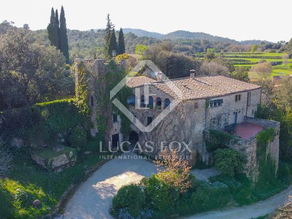 Maison de campagne de 2,800m² a vendre à Baix Empordà