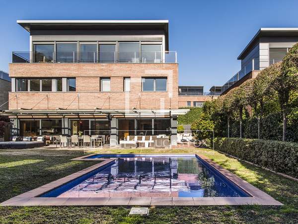 554m² House / Villa with 390m² garden for sale in Sarrià