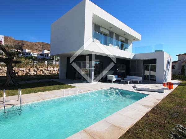 167m² house / villa with 60m² terrace for sale in Finestrat