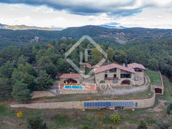 Casa rural de 489m² con 20,000m² de jardín en venta en La Garrotxa