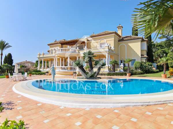 953m² house / villa for sale in Estepona, Costa del Sol